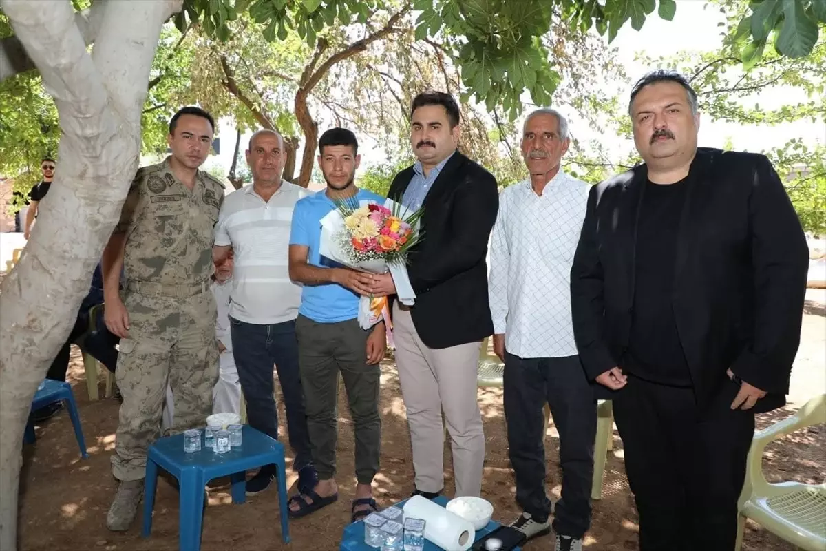 Kaymakam Kemal Ülkü, Zehirlenen Askeri Ziyaret Etti