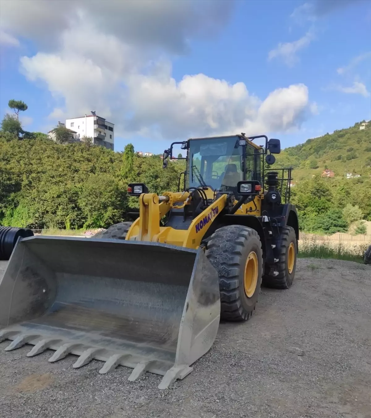 Yağlıdere'de Yeni İş Makinesi Hizmete Girdi