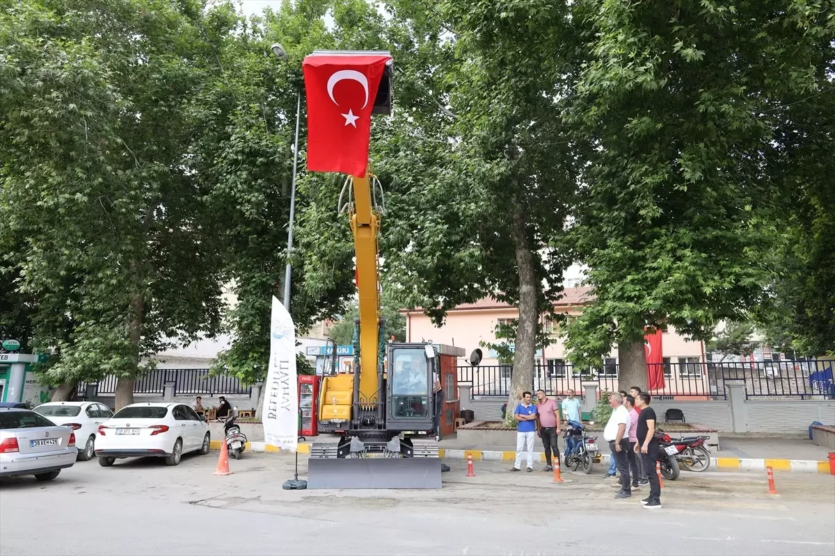 Yahyalı Belediyesi Yeni Ekskavatörle Araç Filosunu Güçlendirdi