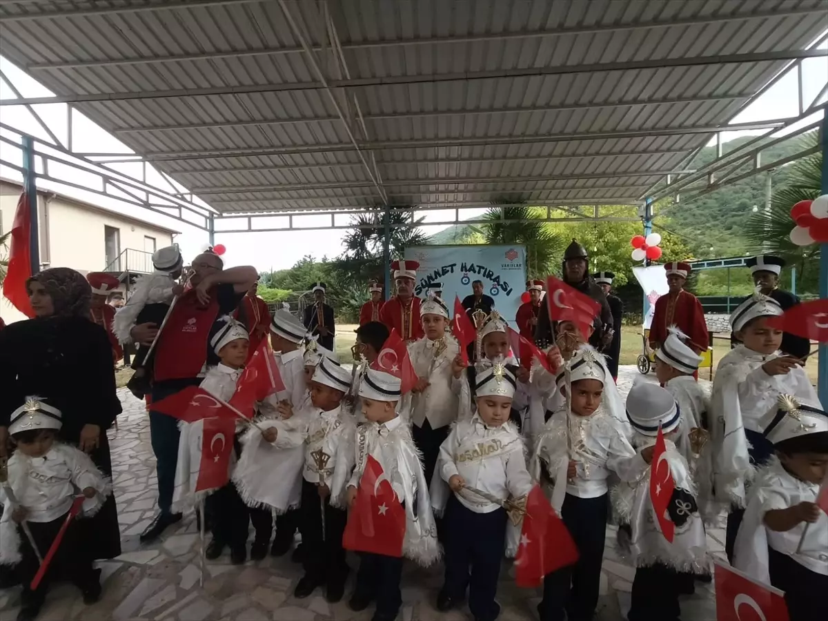 Çınarcık'ta 529 Yıllık Gelenekle Sünnet Şöleni Düzenlendi
