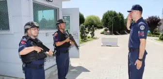Yalova'da Temizlik İşçisine Temsili Askerlik Ziyafeti