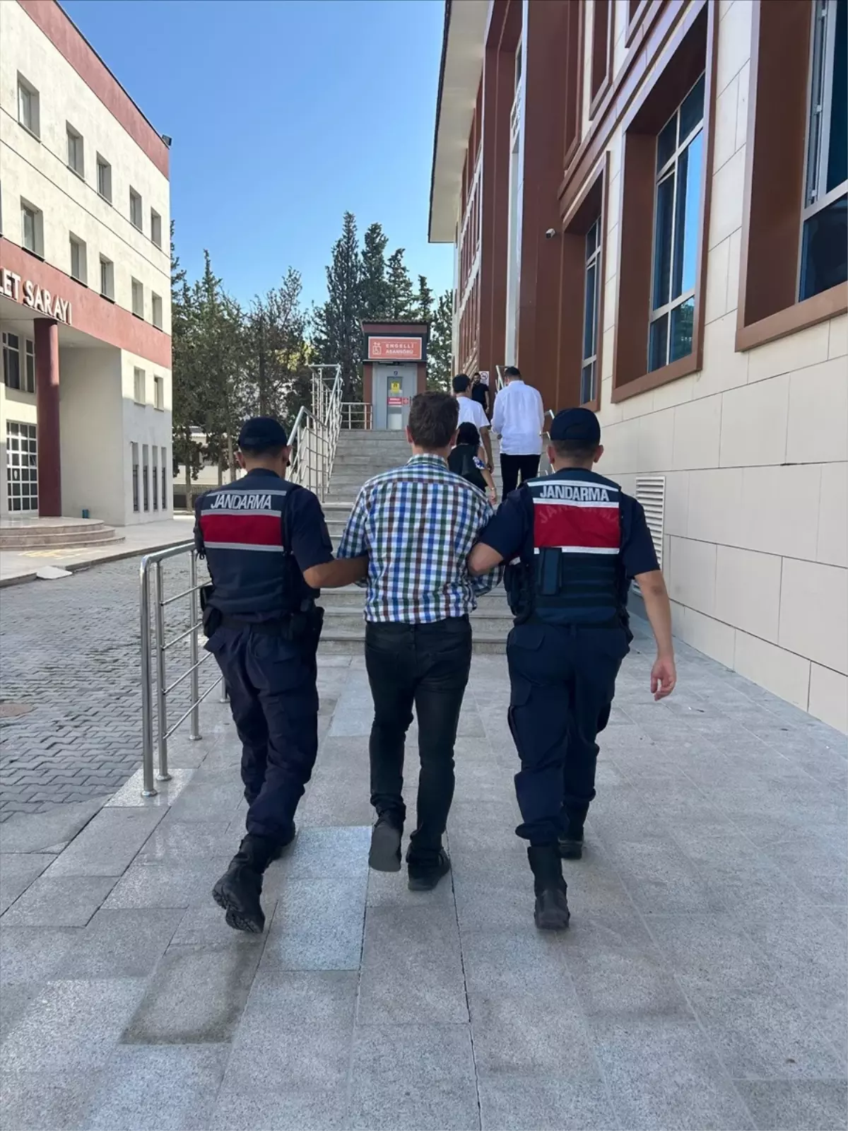 FETÖ Üyesi Firari Yalova'da Yakalandı