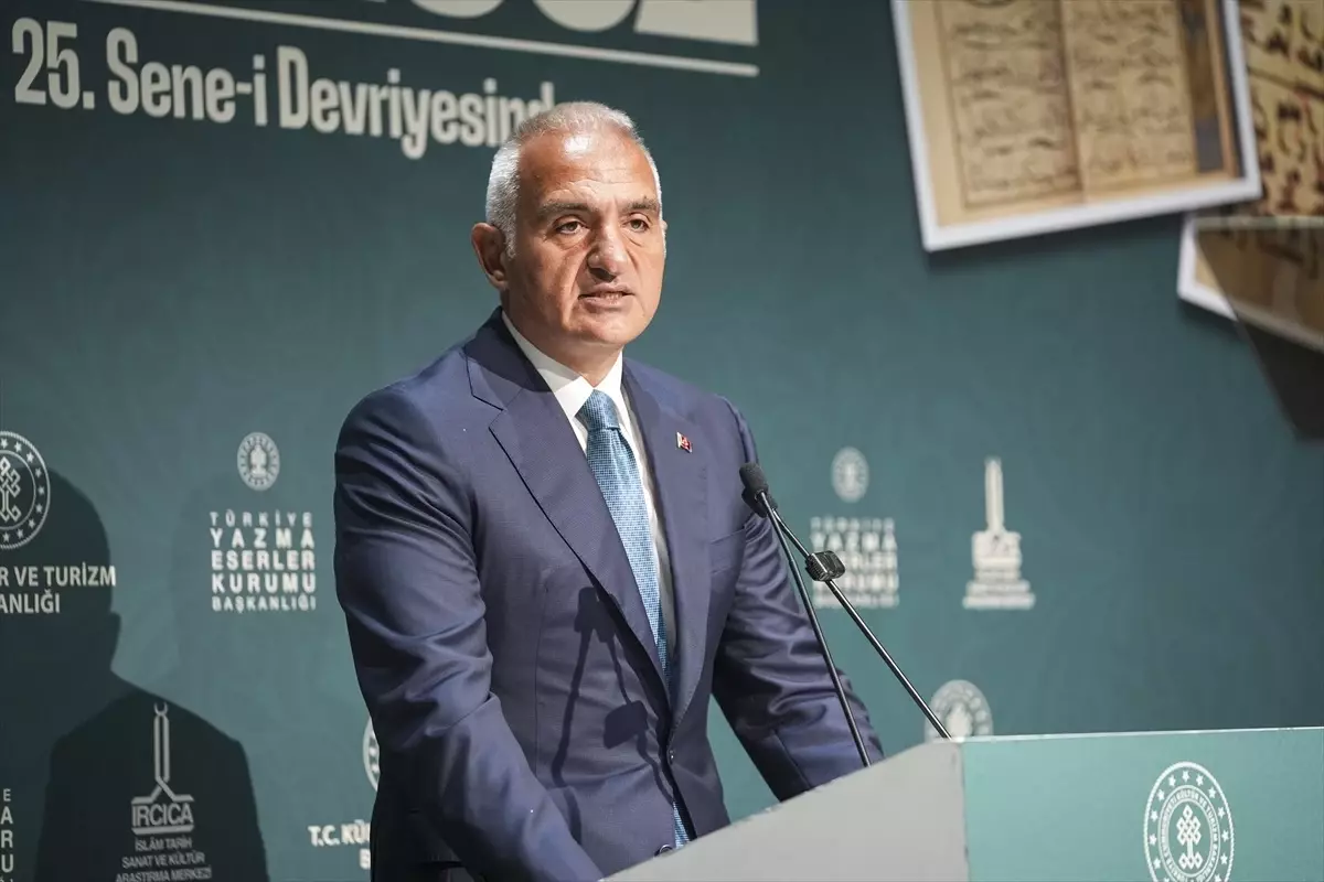 'Yazmaların Peşinde Bir Ömür: Nuri Arlasez' sergisi açıldı