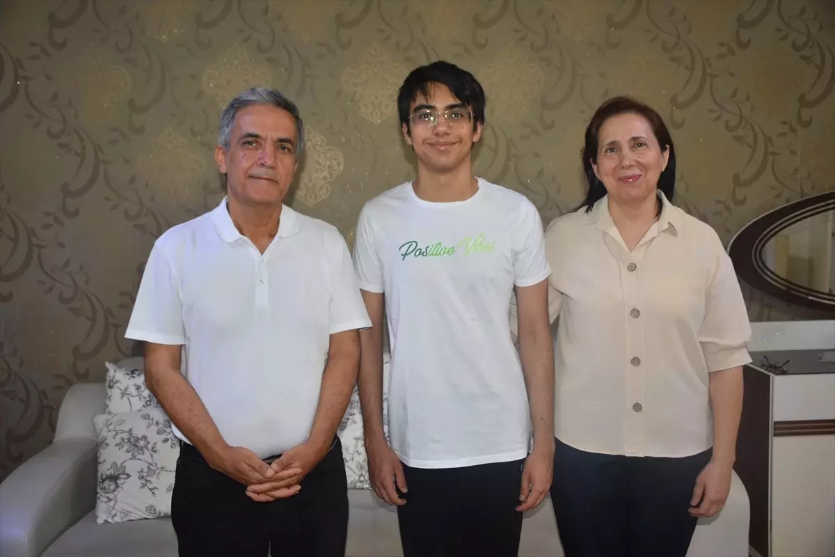 YKS Yabancı Dil Testi'nde Türkiye Birincisi Mehmet Sarak Bilgisayar Mühendisi Olmak İstiyor