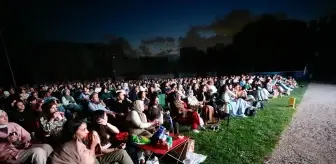 Yedikule Hisarı'nda Açık Hava Sinema Etkinliği: 'Venedik'te Cinayet' Gösterildi