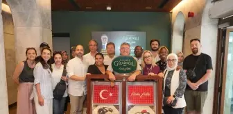 Yunus Emre Enstitüsü'nde Kültür Köprüleri İnşa Ediliyor