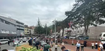 Yenice Belediye Başkanı'ndan Vatandaşlara Ücretsiz Karpuz İkramı