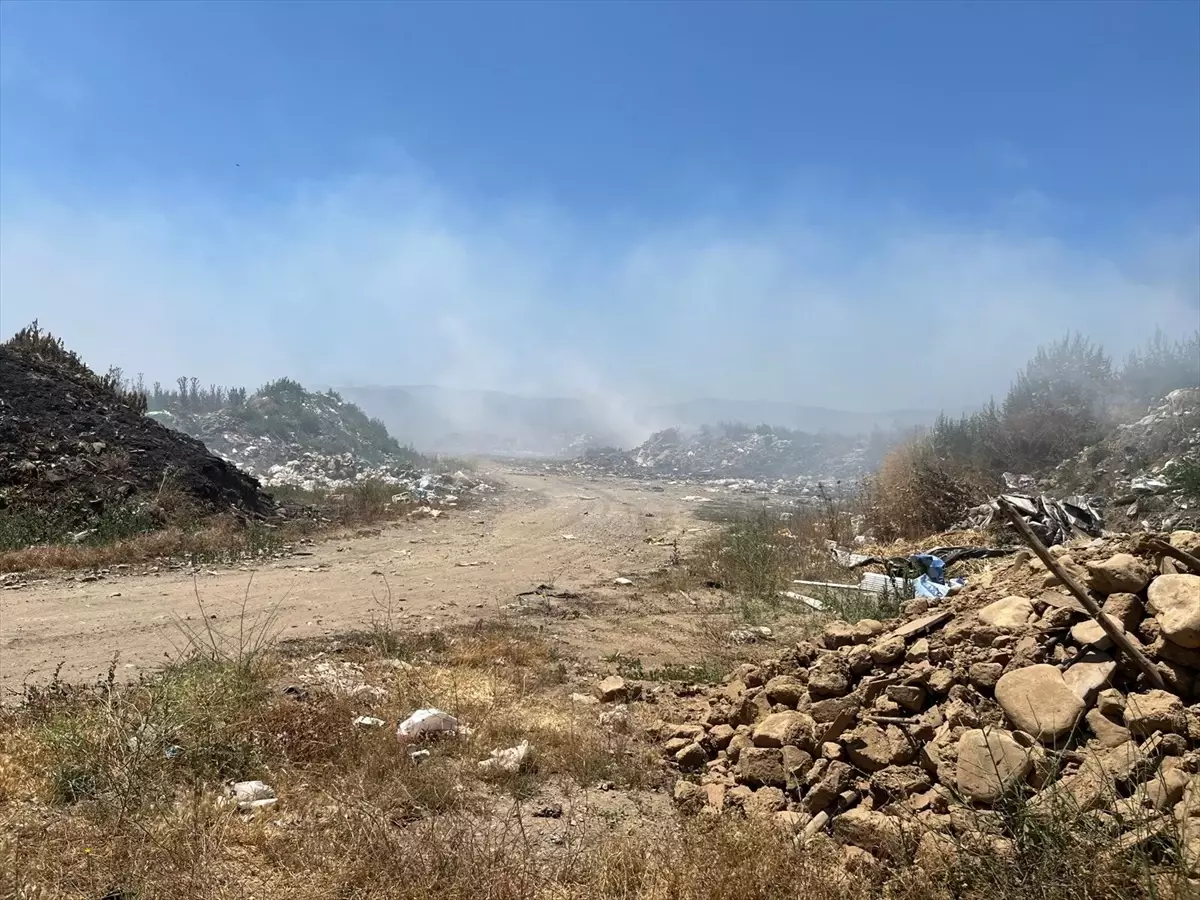 Çanakkale'de Çöplük Yangını Kontrol Altına Alındı