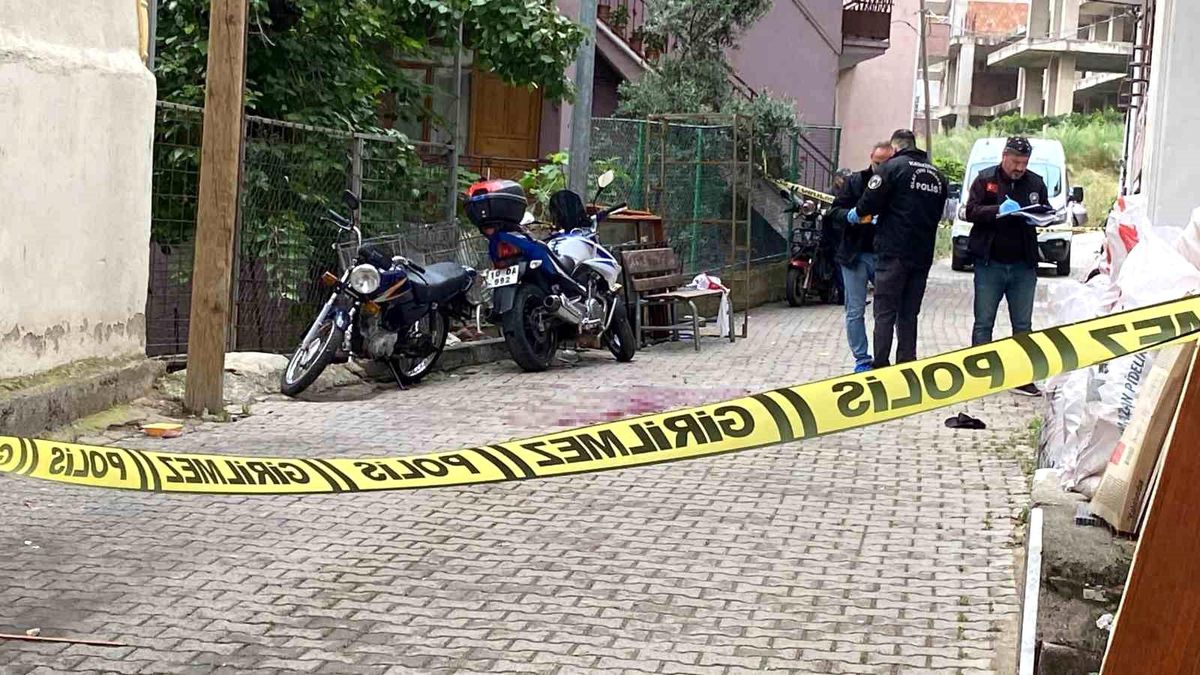 Kocaeli'de Yer Meselesi Nedeniyle Abi Kardeş Arasında Tartışma: Bir Kişi Ağır Yaralı