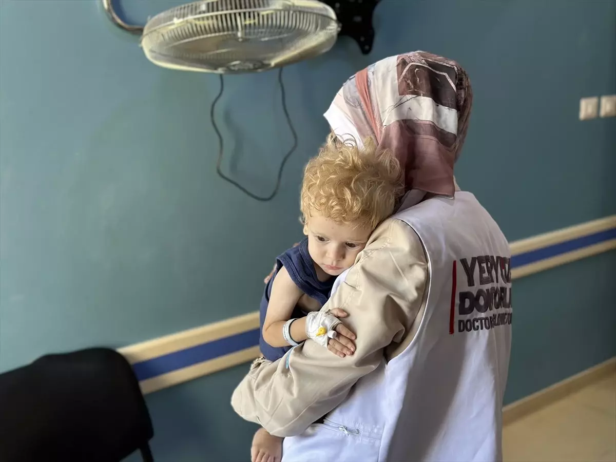 Yeryüzü Doktorları Derneği, Gazze'deki Bebeklere Mama ve Gıda Yardımı Ulaştırdı
