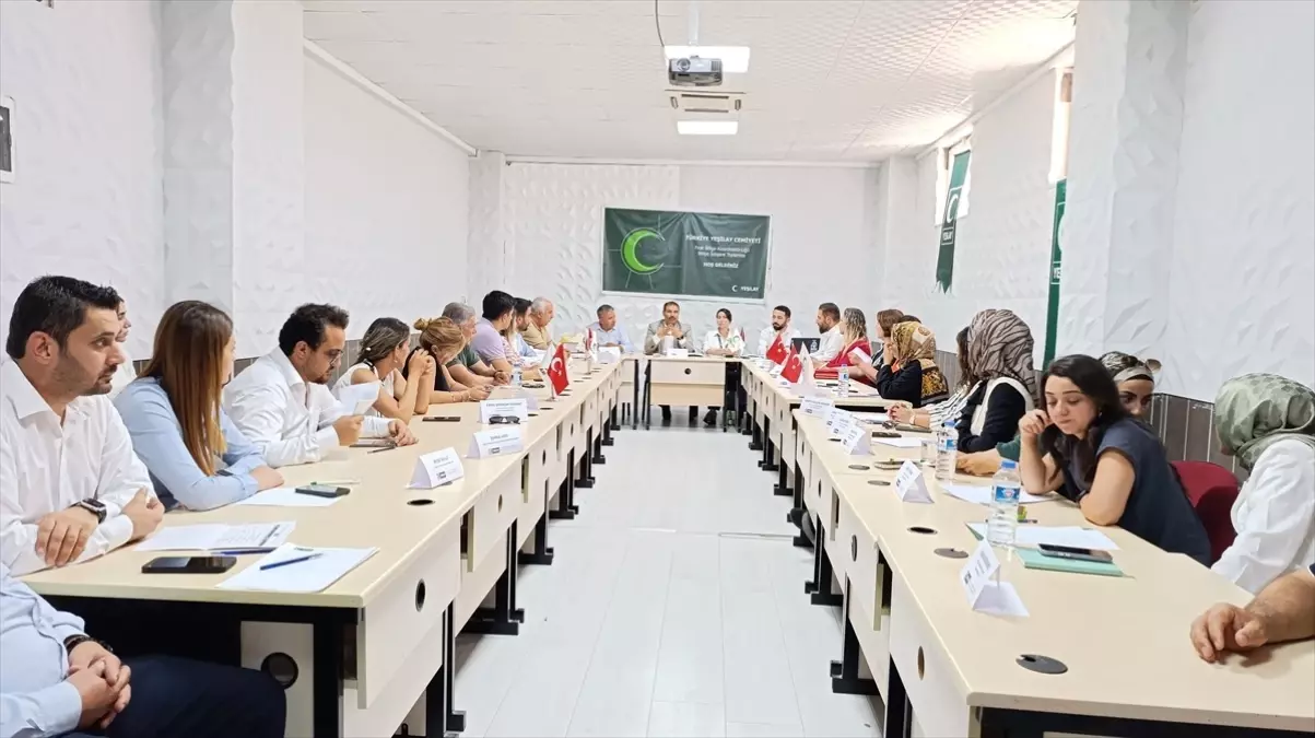Yeşilay Fırat Bölge Koordinatörlüğü İstişare Toplantısı Adıyaman'da Gerçekleştirildi