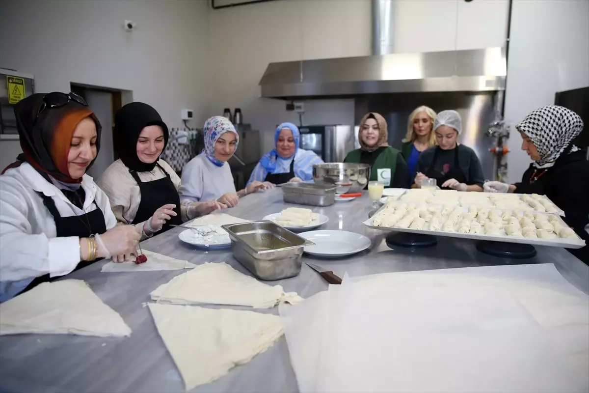 Yeşilay'dan Yaz Kur'an Kursuna Katılan Çocuklara Sağlıklı İkramlar