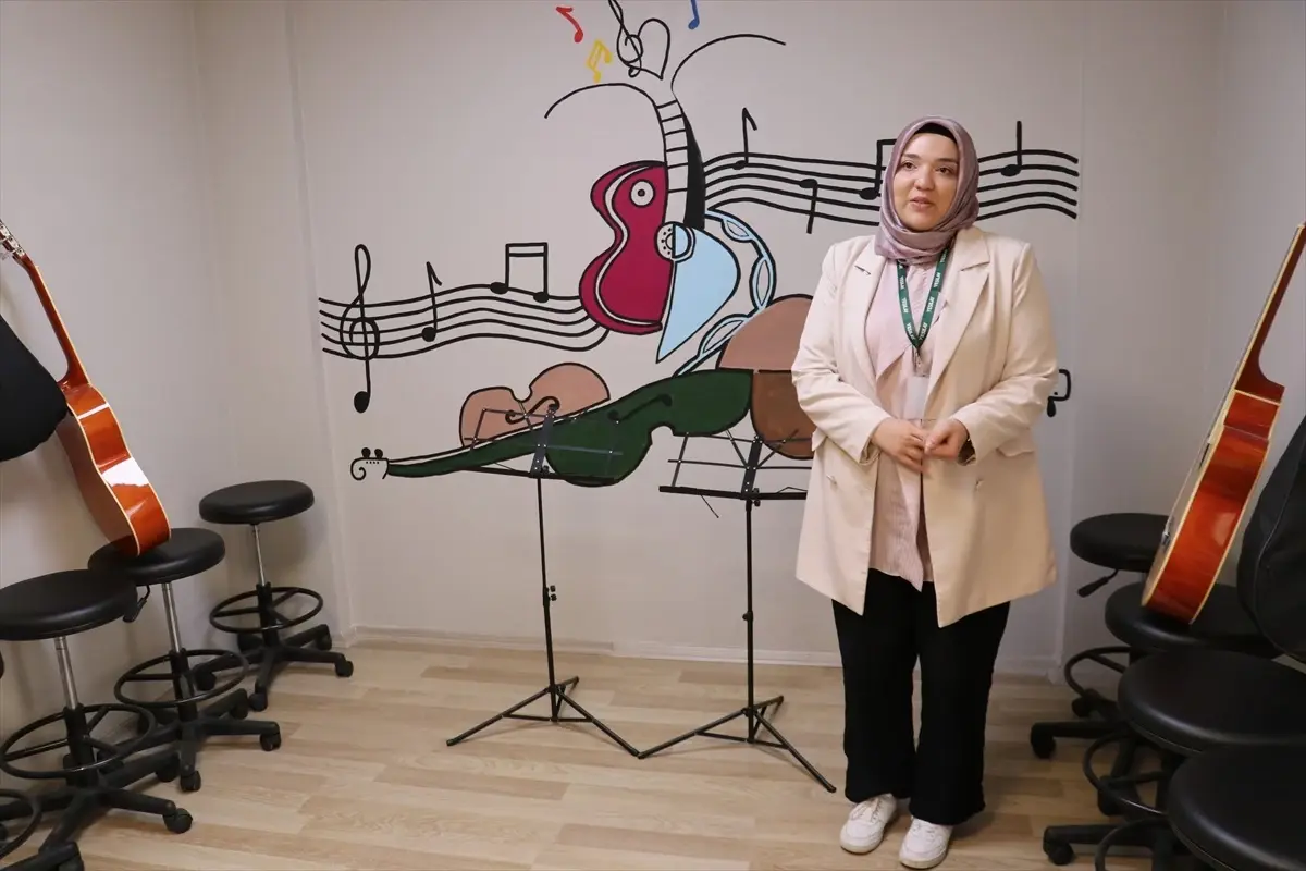 Yeşilay Sivas Şubesi, Bağımlılıkla Mücadeleye Yoğunlaşırken Umut Yaymaya Devam Ediyor