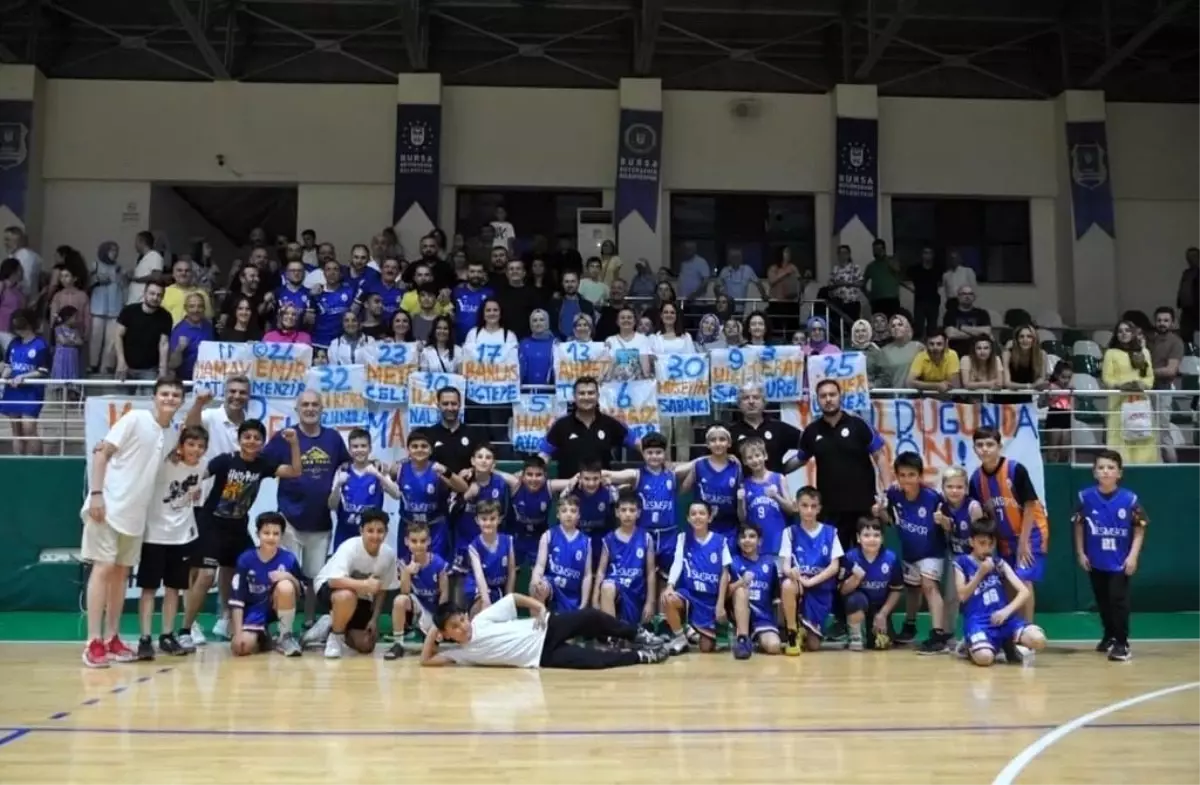 Yeşim Spor U-10 Erkekler Ligi'nde Namağlup Şampiyon Oldu