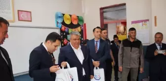 Yaşlı Bakım Merkezi Sakinlerinden Öğrencilere Kırtasiye Desteği