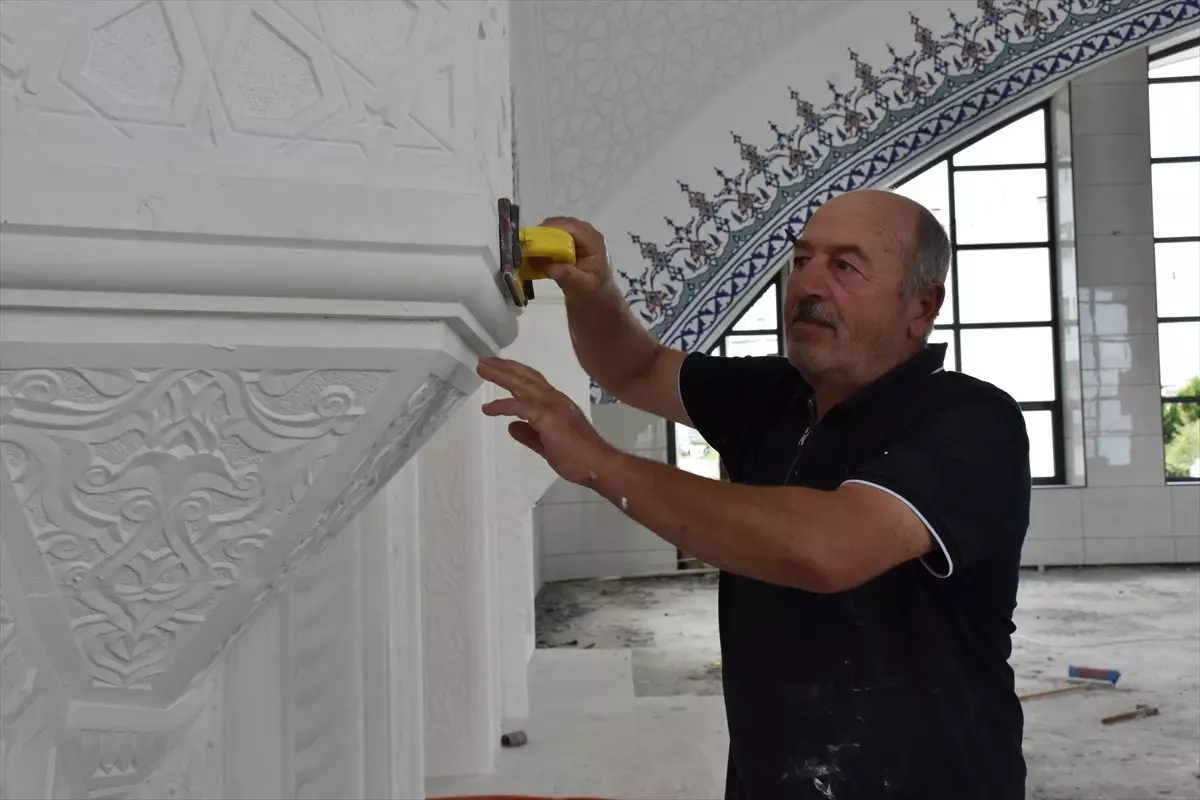 Taş Oyma Ustası Hayri Dertlioğlu'nun Mirası ve Yılı Ahisi Unvanı
