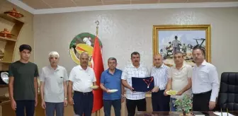 2025 İlk Mahsul Boz Antep Fıstığı Nizip Ticaret Borsasına Getirildi