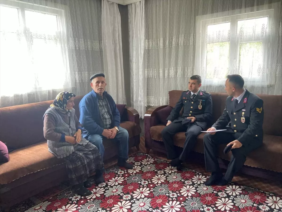 Yozgat'ta jandarma ekipleri, şehit aileleri ve gazileri ziyaret etti
