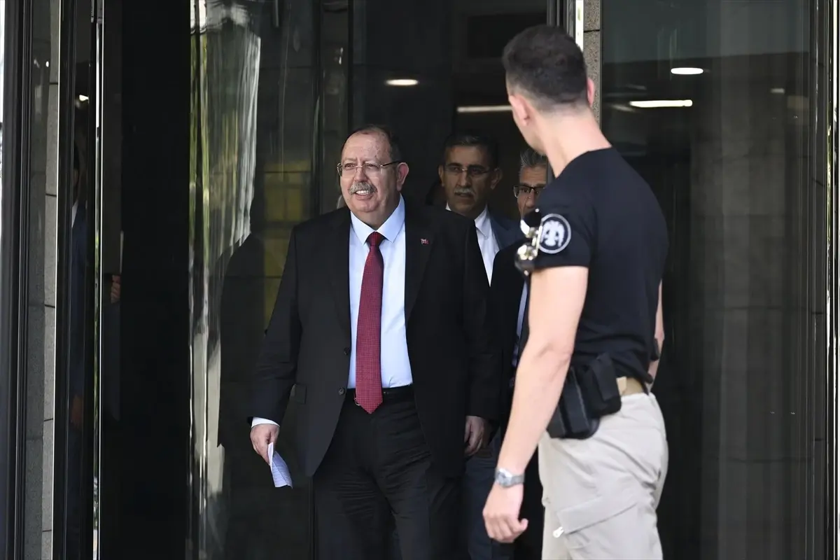 YSK, CHP'nin İstanbul İlçe Kongreleri ile İlgili Kararları Kaldırdı
