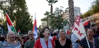 İsrail Yolcu Gemisi, Pire Limanı'nda Protesto Edildi