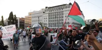 Atina'da Filistin'e Destek Gösterisi: Gazze'deki Açlık Protesto Edildi
