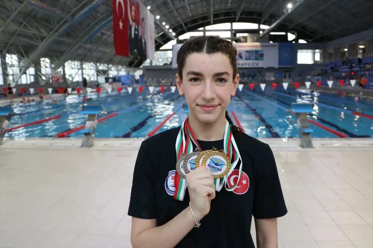 Melisa Zobar, Yüzmedeki Başarılarına Yenilerini Eklemek İçin Çalışıyor