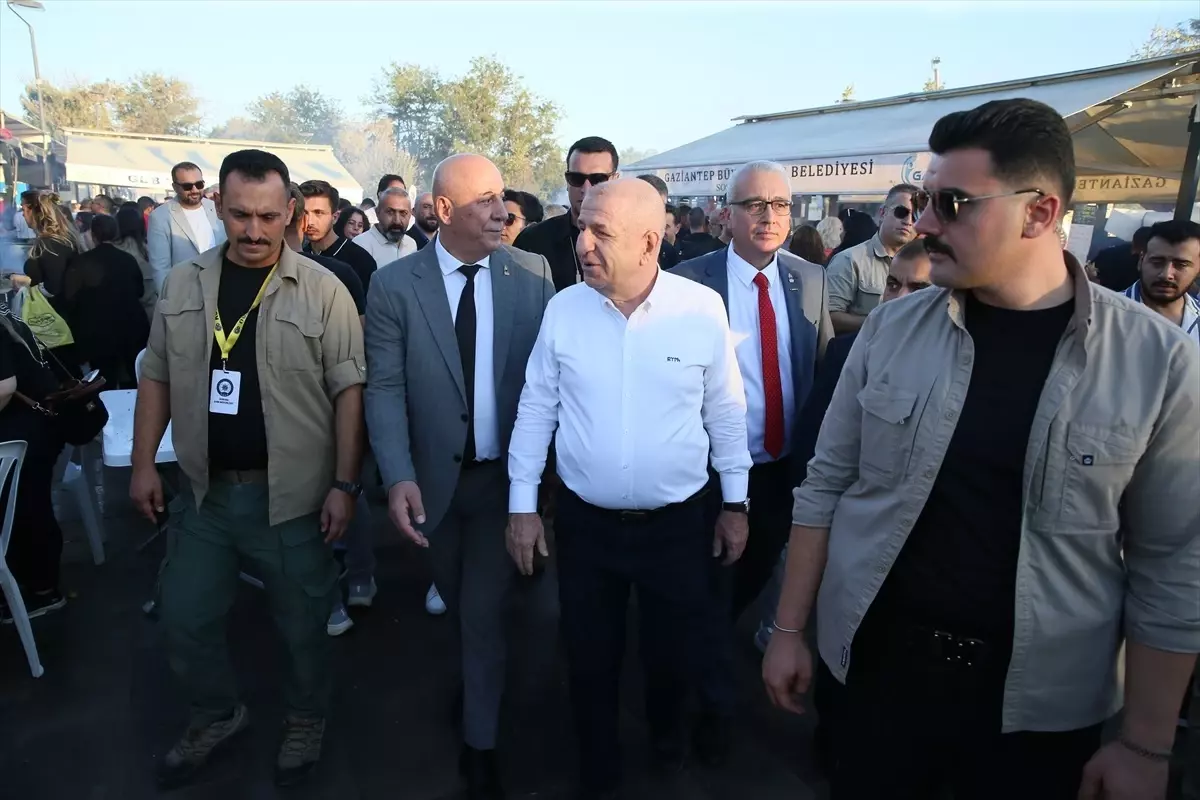 Ümit Özdağ Gaziantep'te Esnaf Ziyareti Yaptı
