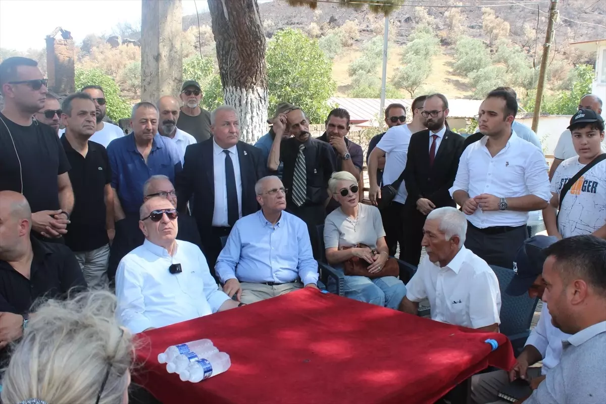 Ümit Özdağ, İzmir Ödemiş'teki Yangın Bölgesini Ziyaret Etti