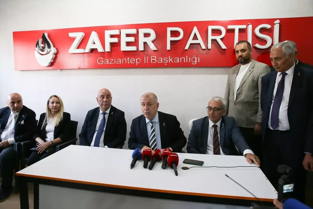 Ümit Özdağ, Zafer Partisi'nin Gaziantep İl Başkanlığını Açtı