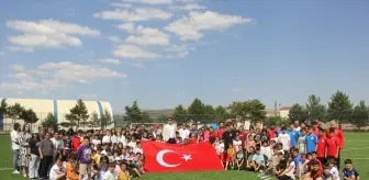 Zara'da Gençlik Şöleni Coşkuyla Kutlandı