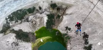 Dağcılar, Kuraklığın Tehlikesine Dikkat Çekmek İçin Obruğa İndi