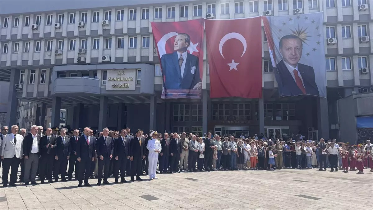 Zonguldak Kurtuluşunun 104. Yıldönümünü Kutladı