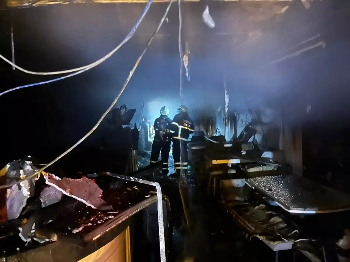 Zonguldak'ta Kafede Yangın: Can Kaybı Yok