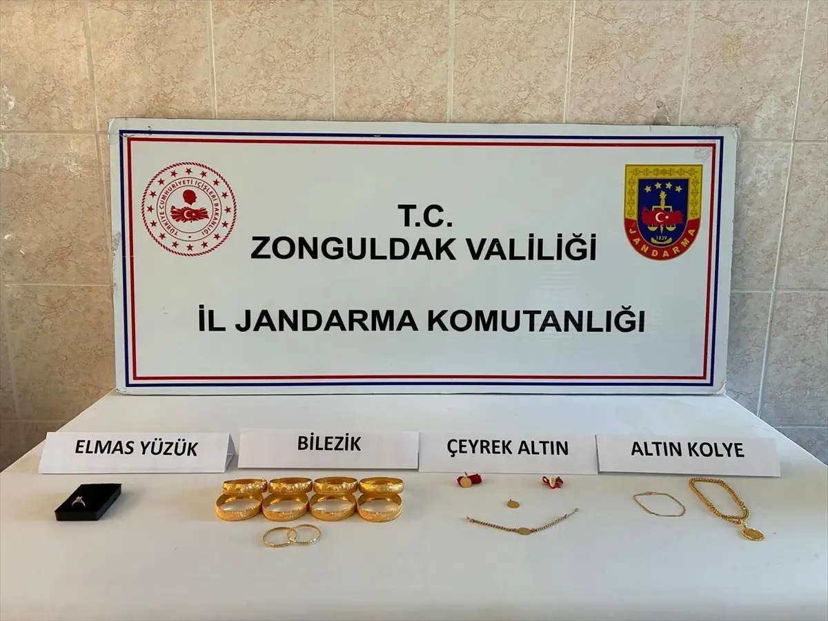 Zonguldak'ta Evden Hırsızlık Yapan İki Zanlı Tutuklandı