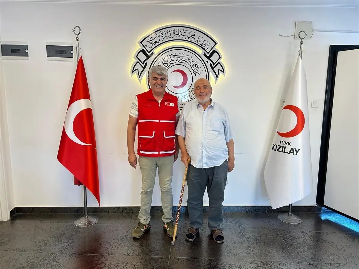 82 Yaşındaki Fahrettin Aslan'dan Türk Kızılay'a Daire Bağışı