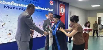 Zonguldak'ta 60+ Tazelenme Üniversitesi'nden İlk Mezunlar