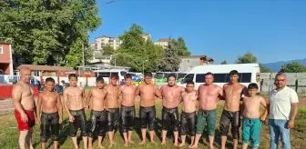 Yağlı Güreşçiler Alaplı'da Hazırlık Yapıyor