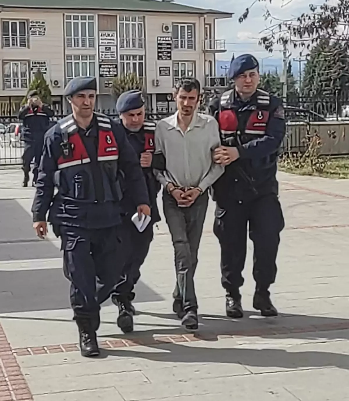 Ağabeyini Öldüren Kardeşe Ömür Boyu Hapis Cezası