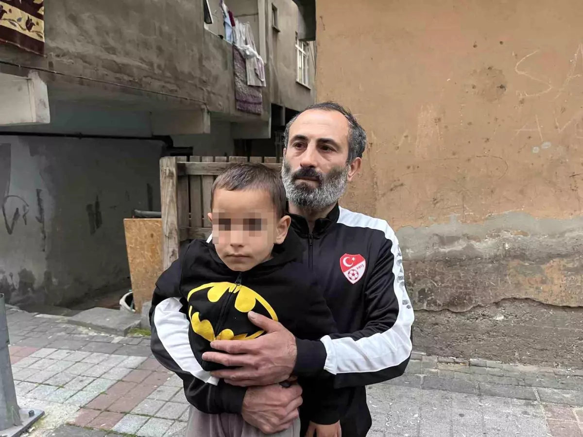 Bağcılar'da 3 Yaşındaki Çocuğa Araç Çarptı