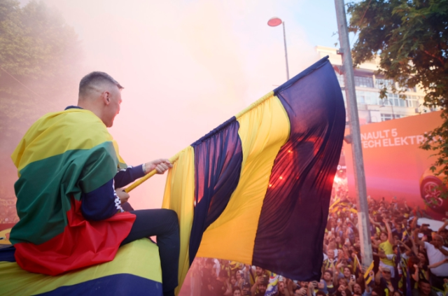 Bağdat Caddesi'nde kaç kişi geldi (Fenerbahçe Euroleague şampiyonluk kutlamaları)? Bağdat Caddesi'nde kaç kişi geldi (Fenerbahçe Euroleague şampiyonluk kutlamaları)?