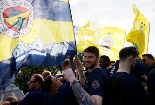Bağdat Caddesi'nde kaç kişi geldi (Fenerbahçe Euroleague şampiyonluk kutlamaları)? Bağdat Caddesi'nde kaç kişi geldi (Fenerbahçe Euroleague şampiyonluk kutlamaları)?