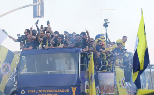 Bağdat Caddesi'nde kaç kişi geldi (Fenerbahçe Euroleague şampiyonluk kutlamaları)? Bağdat Caddesi'nde kaç kişi geldi (Fenerbahçe Euroleague şampiyonluk kutlamaları)?