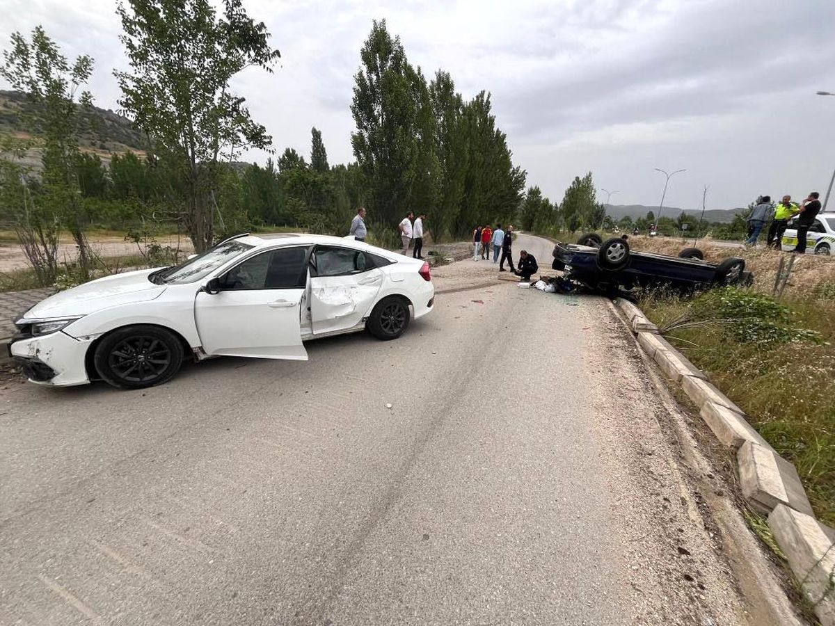 Bilecik'te Trafik Kazası: 3 Yaralı