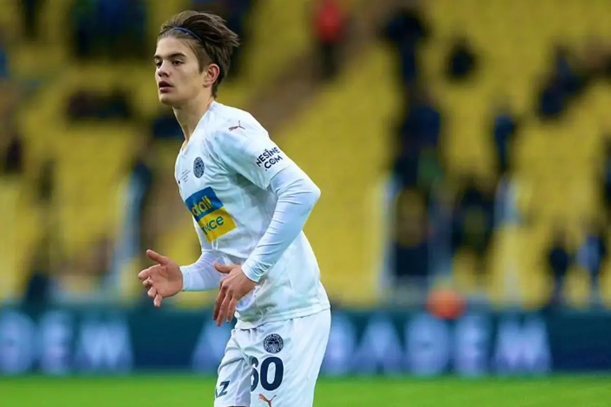 Fenerbahçe'den apar topar gönderilen İsak Vural'a İspanya'dan sürpriz talip