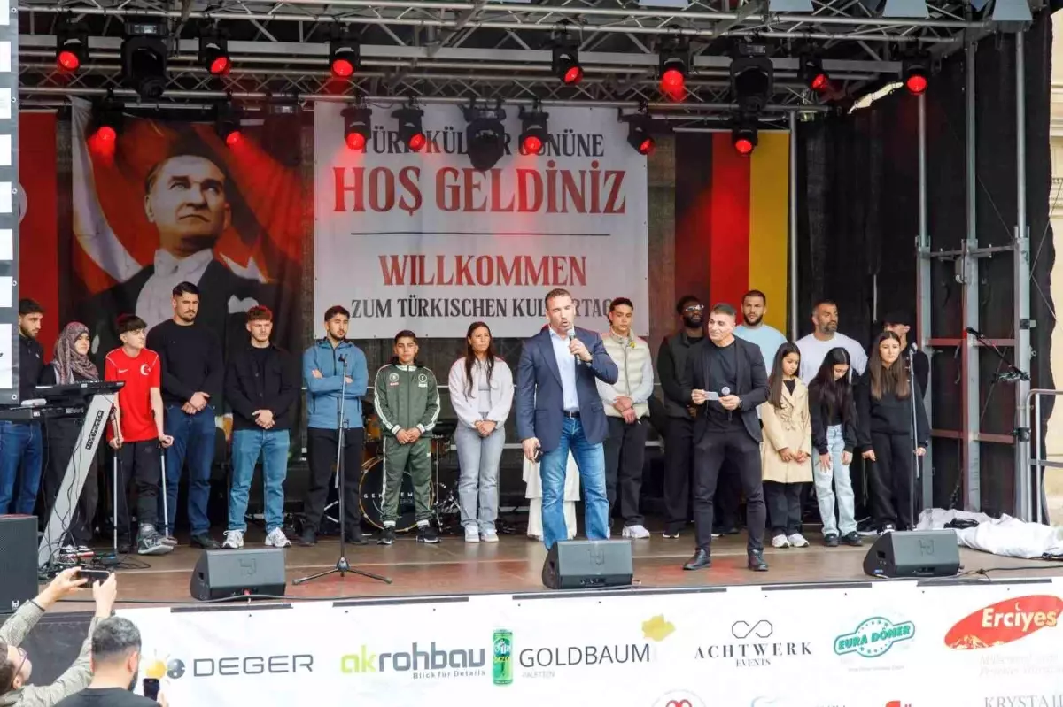 19 Mayıs Etkinliğinde İki Dünya Şampiyonu Buluştu