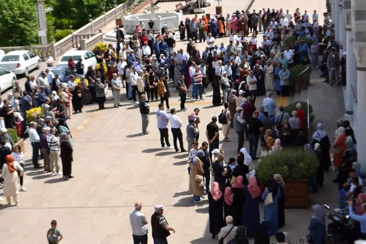 Kırıkkale'den Hac Kafilesi Kutsal Topraklara Uğurlandı