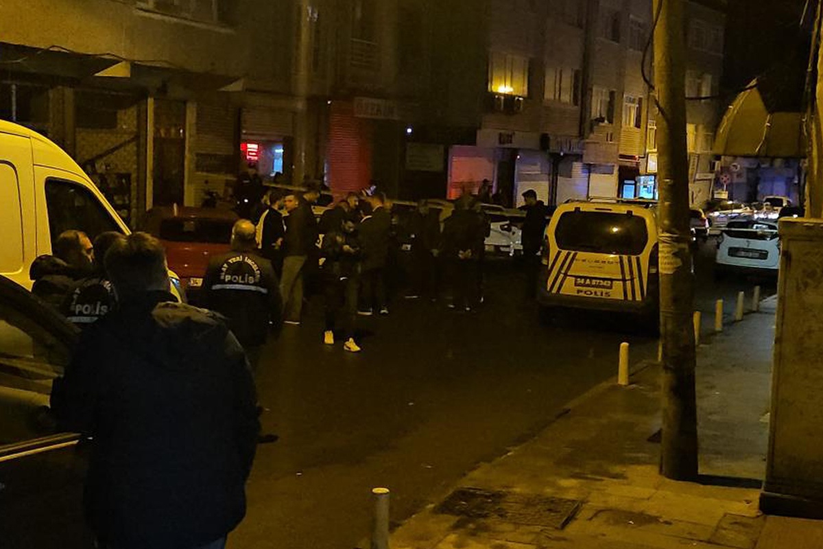 İstanbul'da eğlence mekanına el bombalı saldırı
