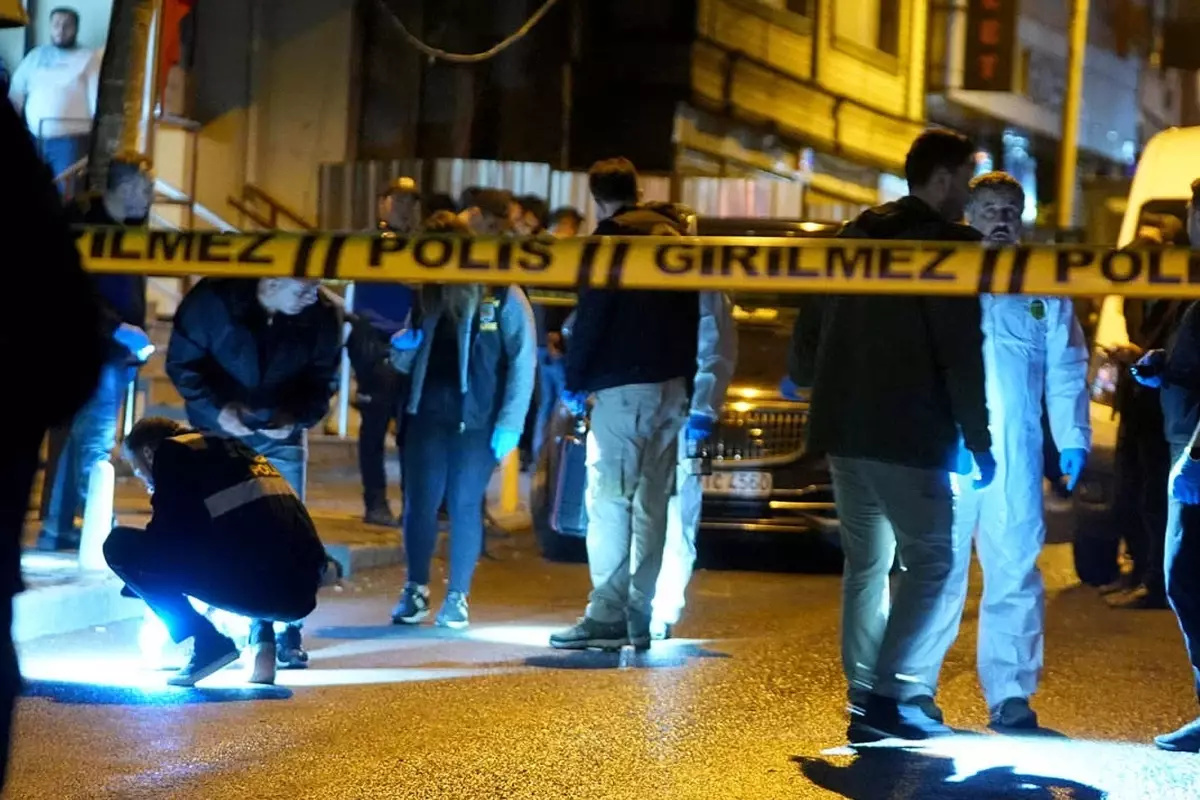 İstanbul'da eğlence mekanına el bombalı saldırı