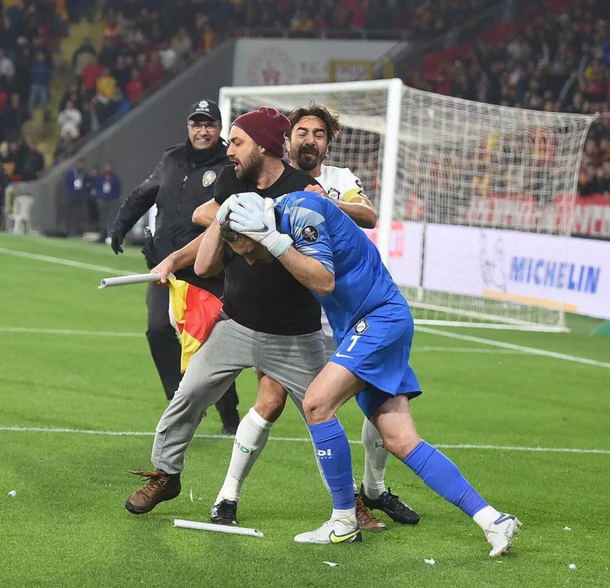Göztepe ve Altay Maçındaki Olayda Sanığa Hapis ve Para Cezası