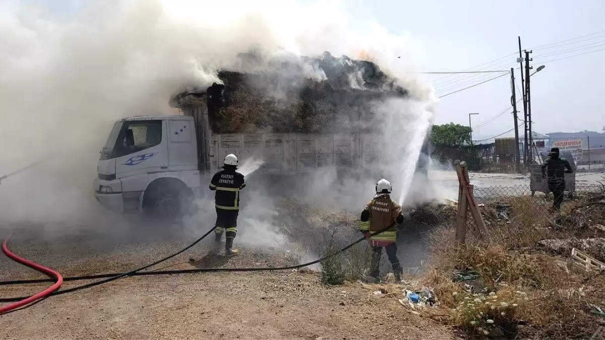 Hatay'da Saman Yüklü Tırda Yangın Kontrol Altına Alındı